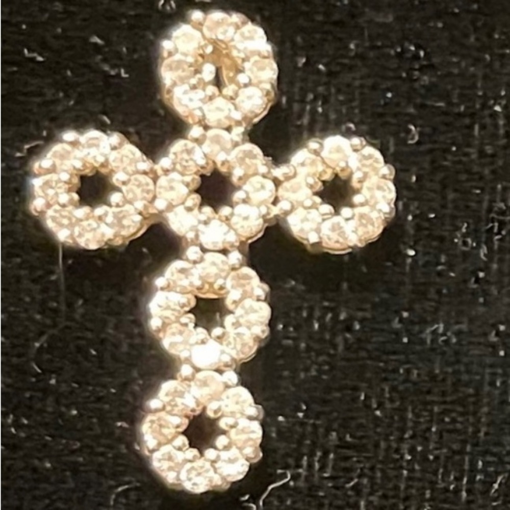 Beautiful Cross Pendant